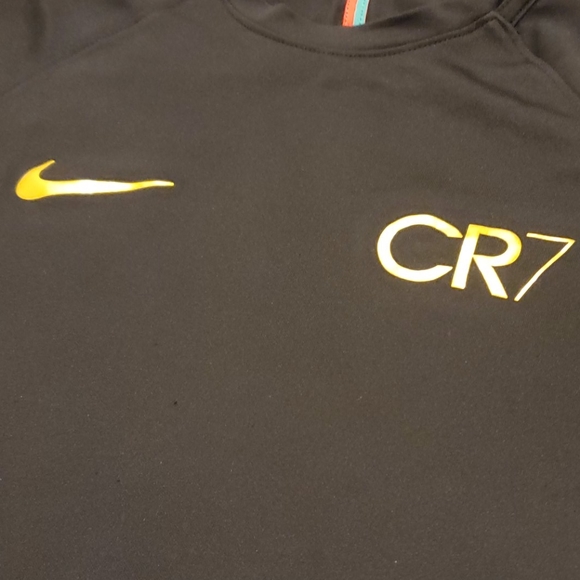 Nike - Picture 2 of 4